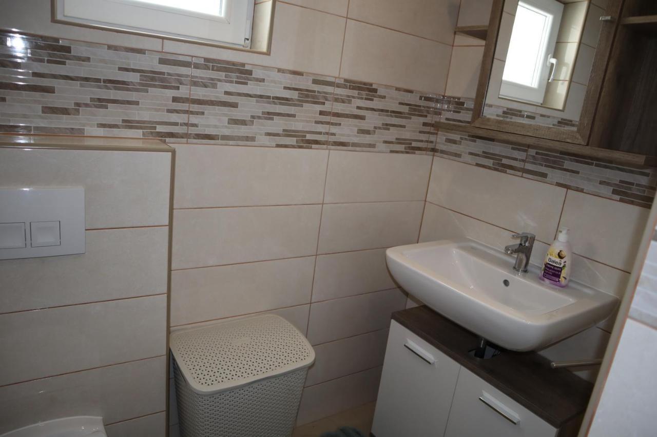 Apartmani Sanja Vir Bagian luar foto