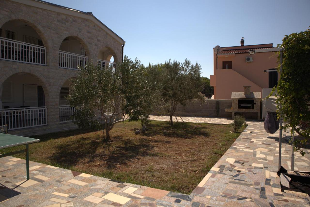 Apartmani Sanja Vir Bagian luar foto