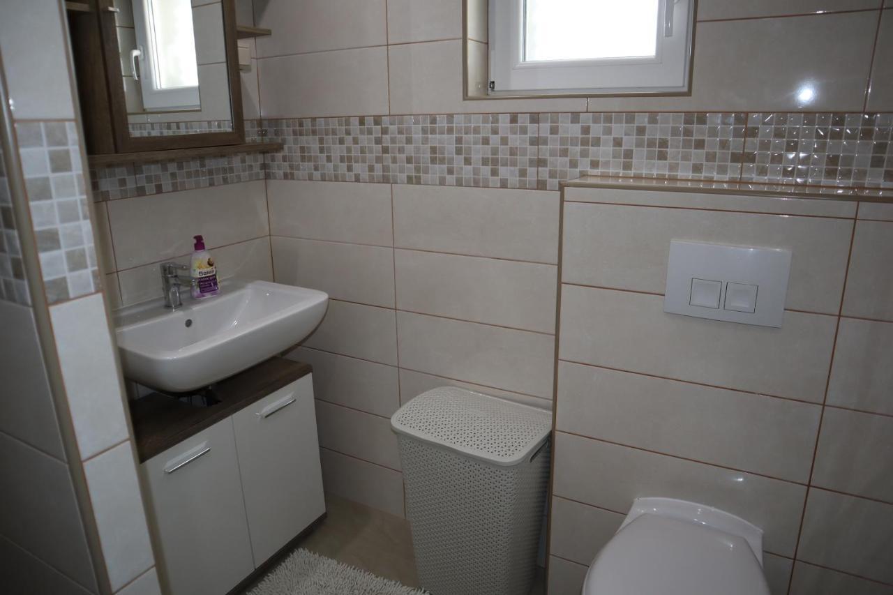 Apartmani Sanja Vir Bagian luar foto