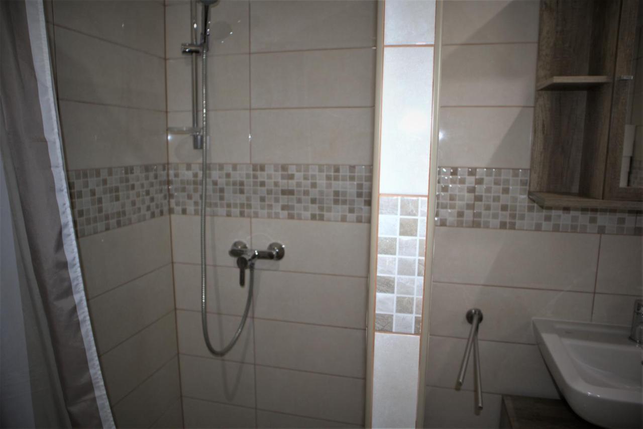 Apartmani Sanja Vir Bagian luar foto